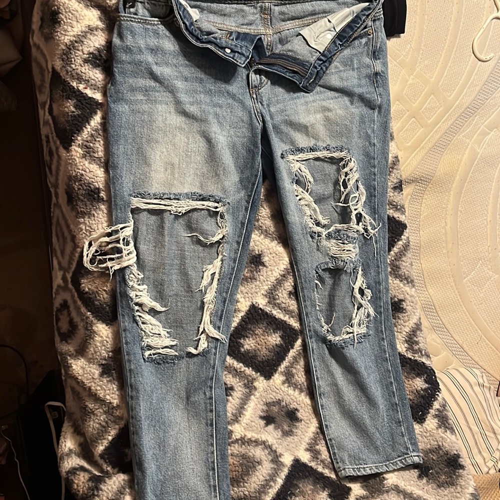 Boyfriend ripped jeans